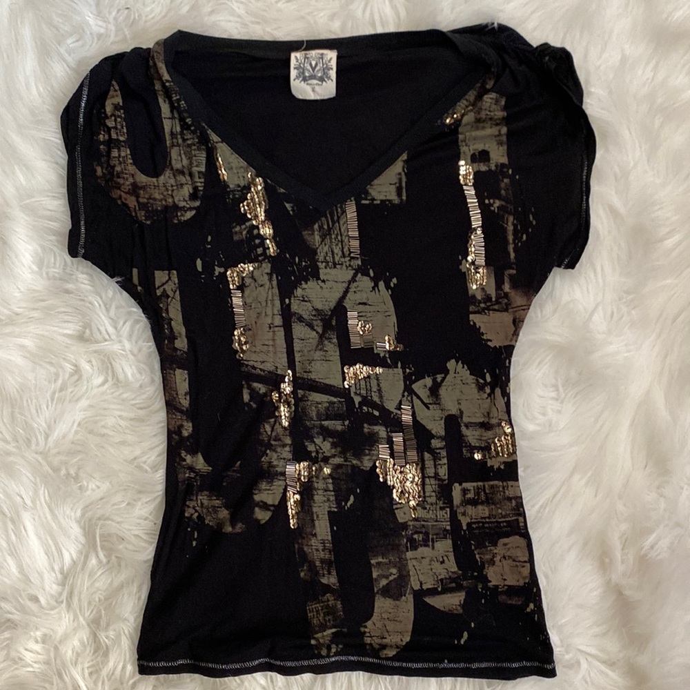 Miss Me v-neck top size L, black with gray design, goldish sequins and beading